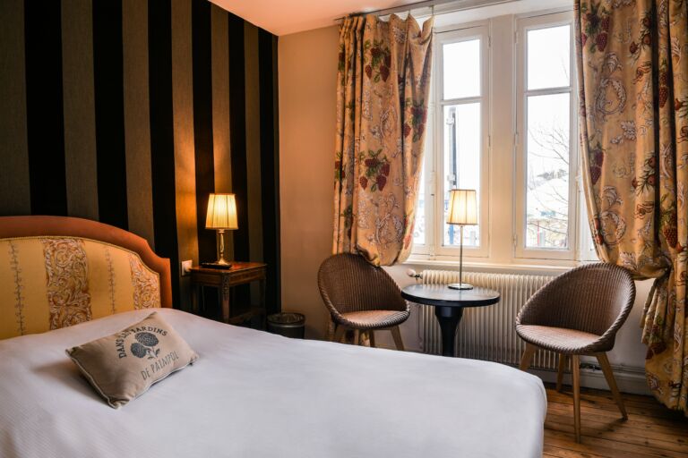 Chambre confort economique Hôtel K'loys sur le port de Paimpol